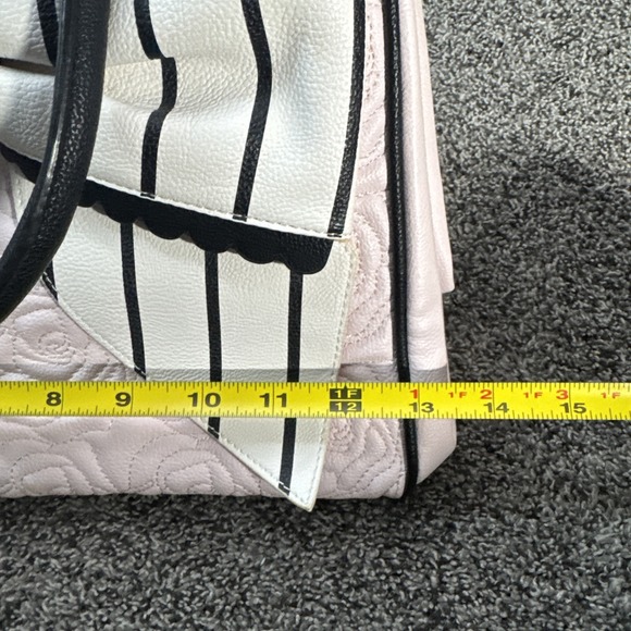 Betsy Johnson Bow And Rose Faux Leather Satchel Cross Body Purse New - Picture 5 of 6